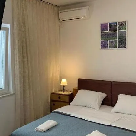 2 - Double With Shared Bathroom 1 - 2