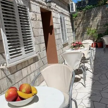 2 - Double With Shared Bathroom 1 - 2 Διαμέρισμα Ντουμπρόβνικ