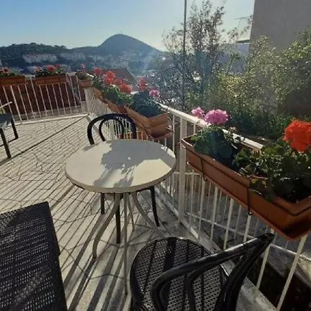 2 - Double With Shared Bathroom 1 - 2 Apartment *